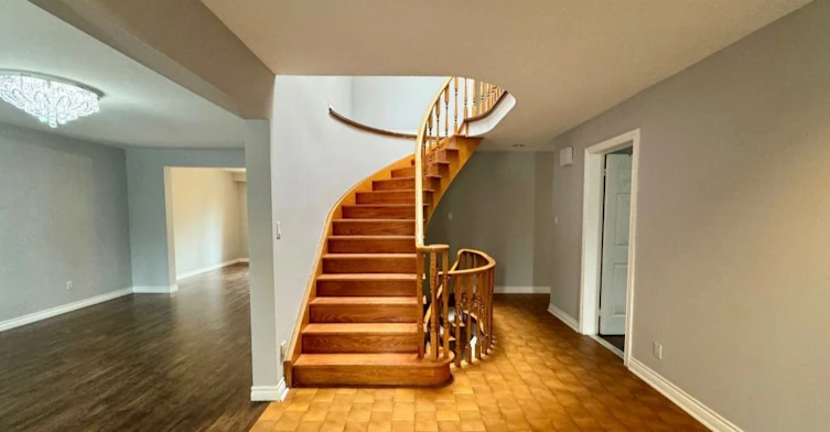 23 Lawnview Drive, Toronto, ON, M2N 5J9