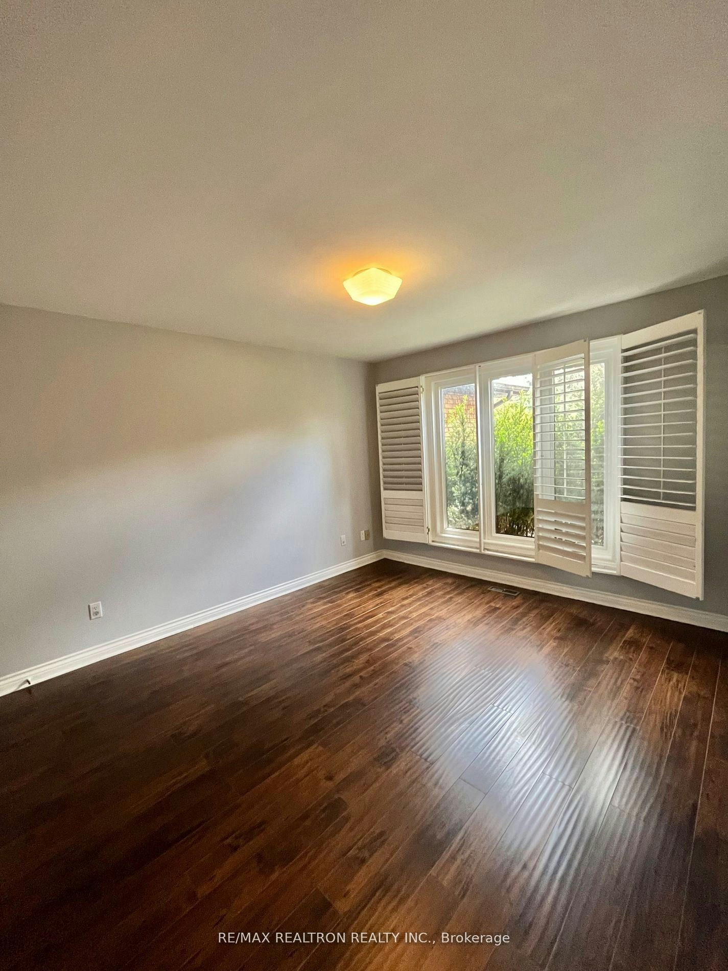 23 Lawnview Drive, Toronto, ON, M2N 5J9 - 2