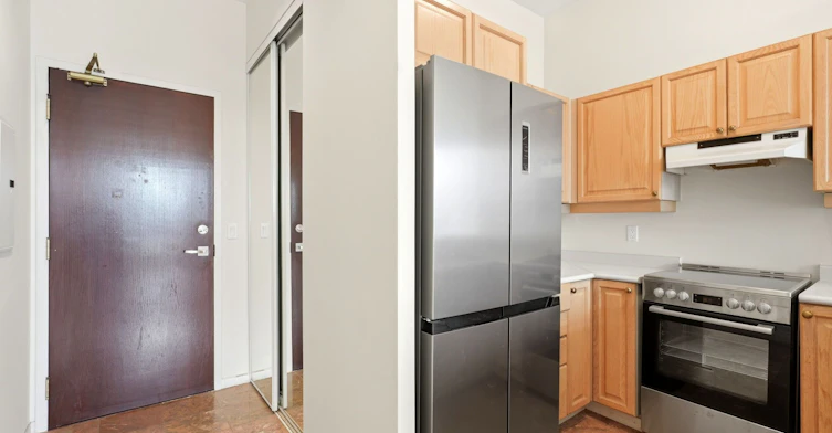 2014-7 King Street E, Toronto, ON, M5C 3C5 - 2