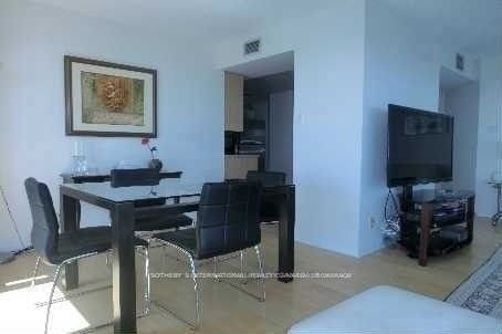 1207-99 Harbour Square, Toronto, ON, M5J 2H2 - 7