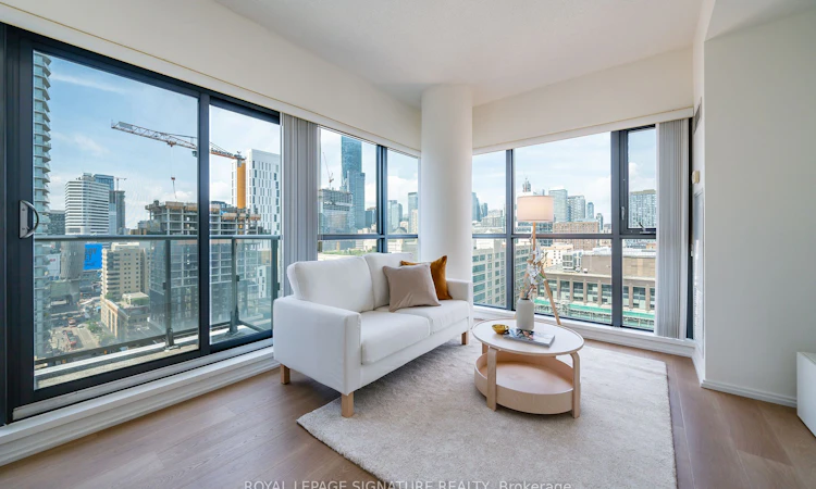 1809-159 Dundas Street E