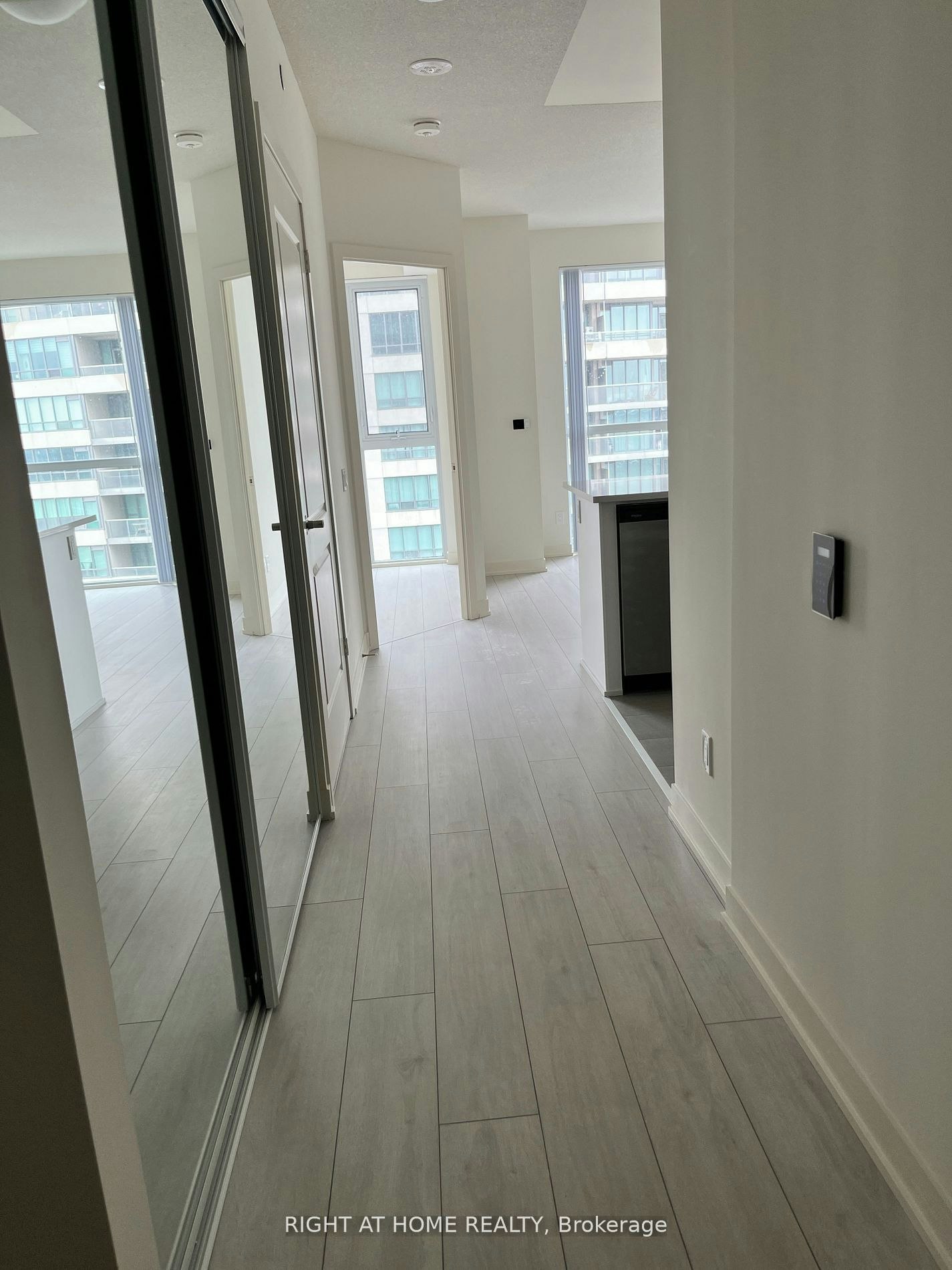 2906-4955 Yonge Street, Toronto, ON, M3N 0L8 - 3