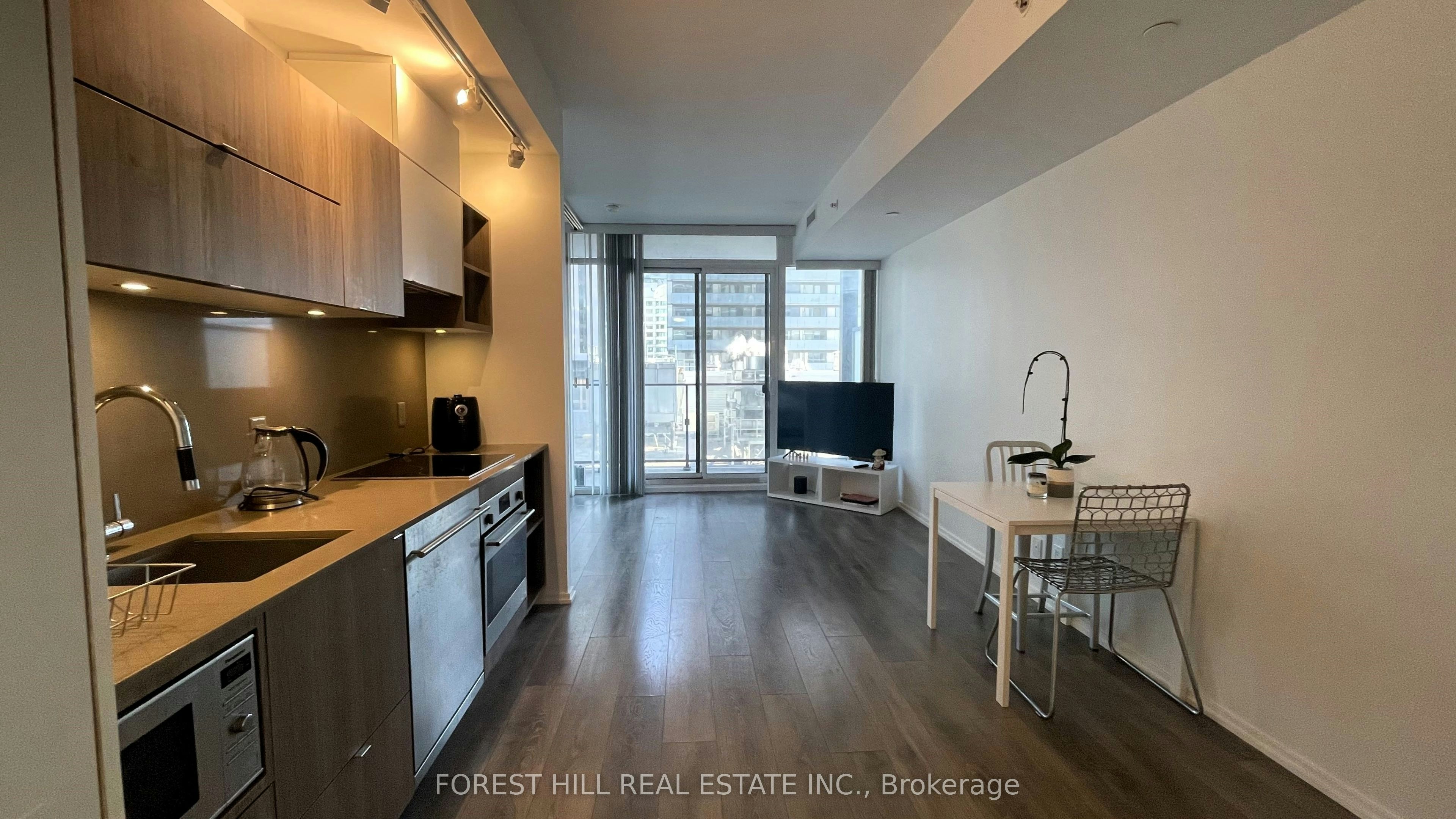 1110-125 Peter Street, Toronto, ON, M5V 0M2