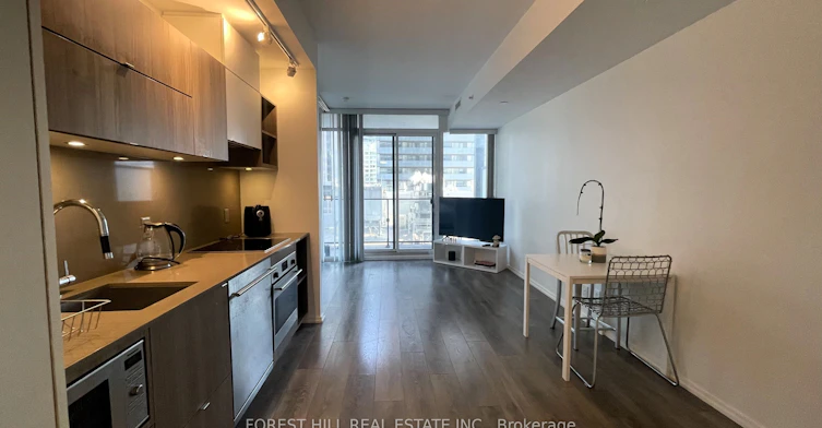 1110-125 Peter Street, Toronto, ON, M5V 0M2