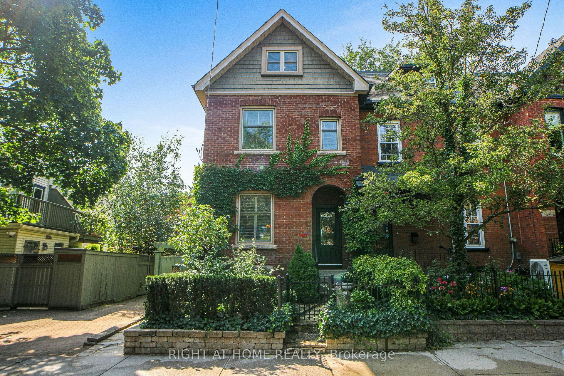 440 Sackville Street, Toronto, ON, M4X 1T2