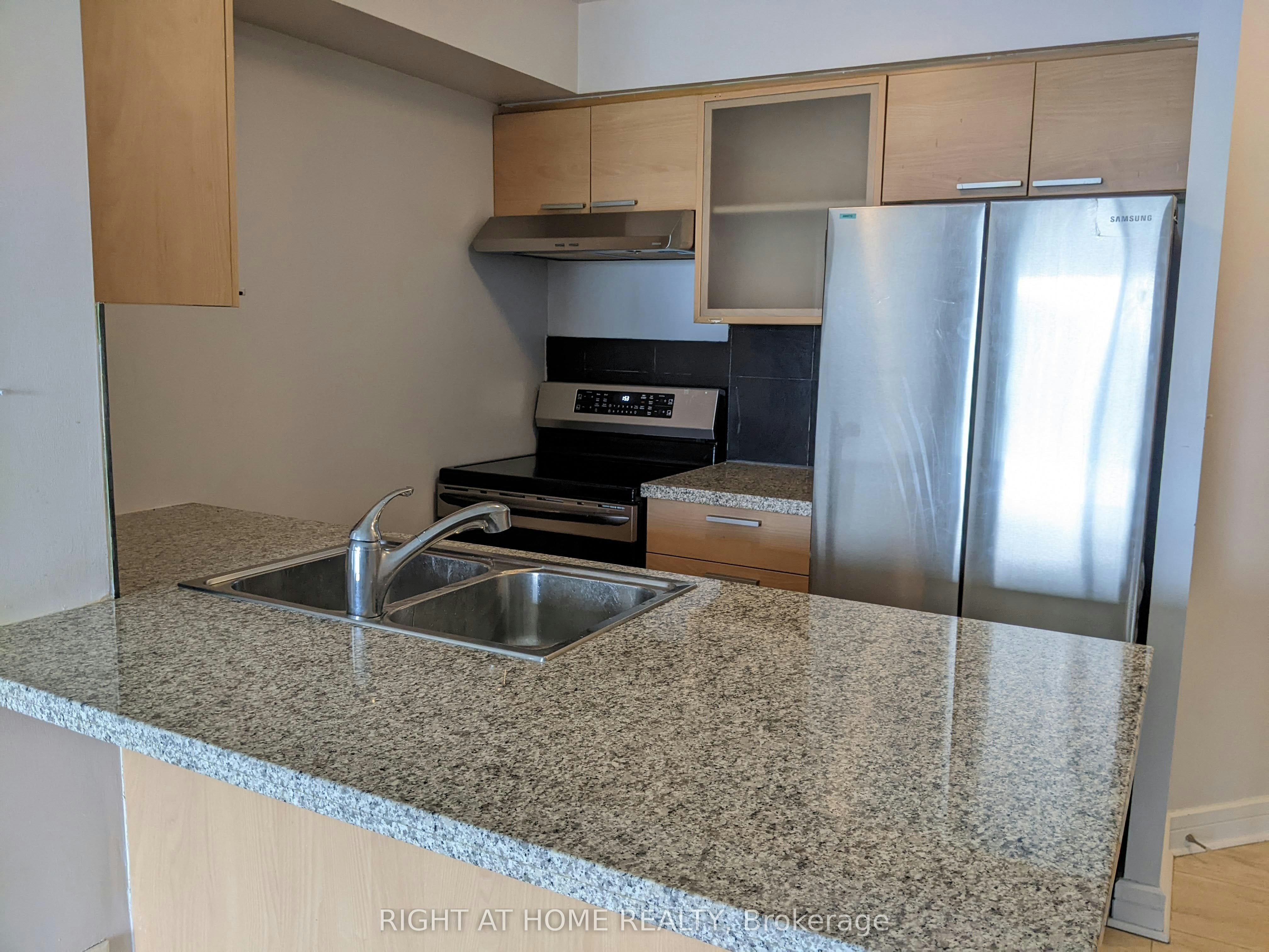 1608-18 Harrison Garden Boulevard, Toronto, ON, M2N 7J7 - 11