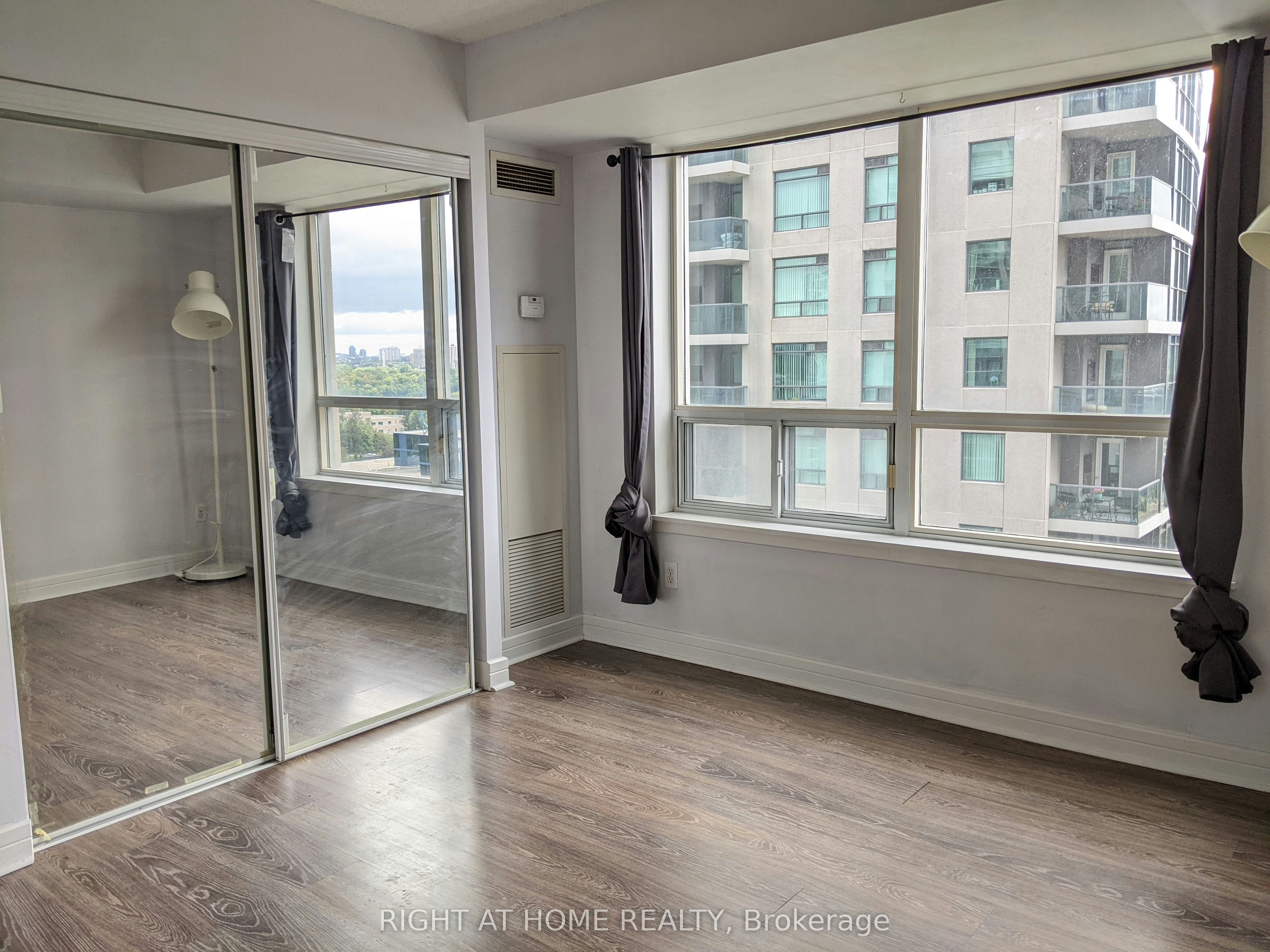1608-18 Harrison Garden Boulevard, Toronto, ON, M2N 7J7 - 16