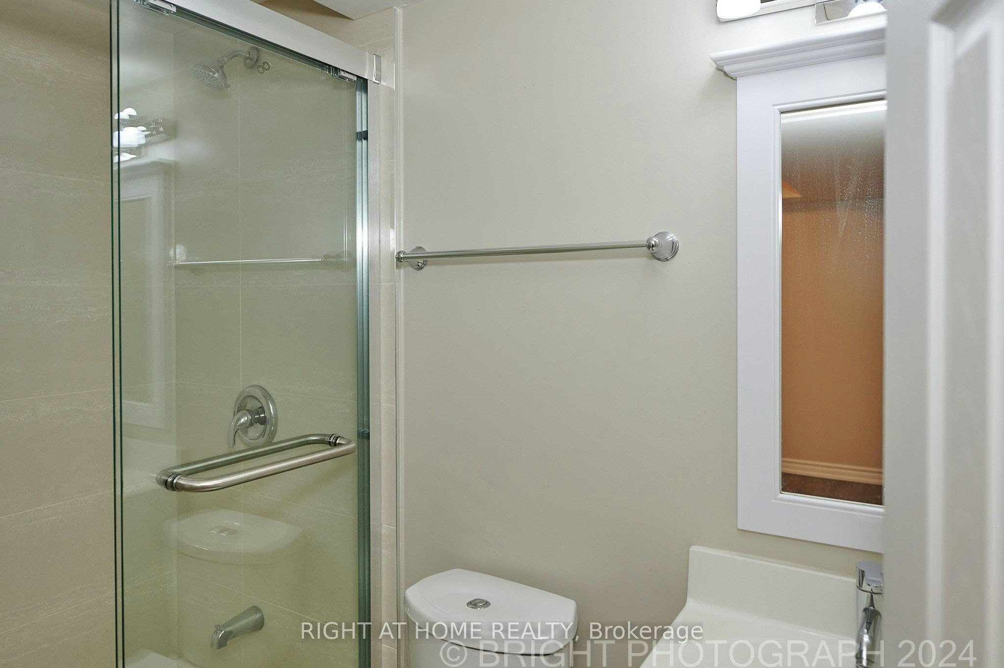 36 Ladner Drive, Toronto, ON, M2J 3Z7 - 7