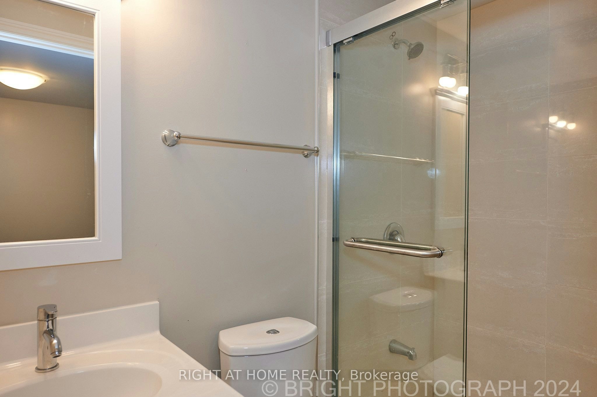 36 Ladner Drive, Toronto, ON, M2J 3Z7 - 4