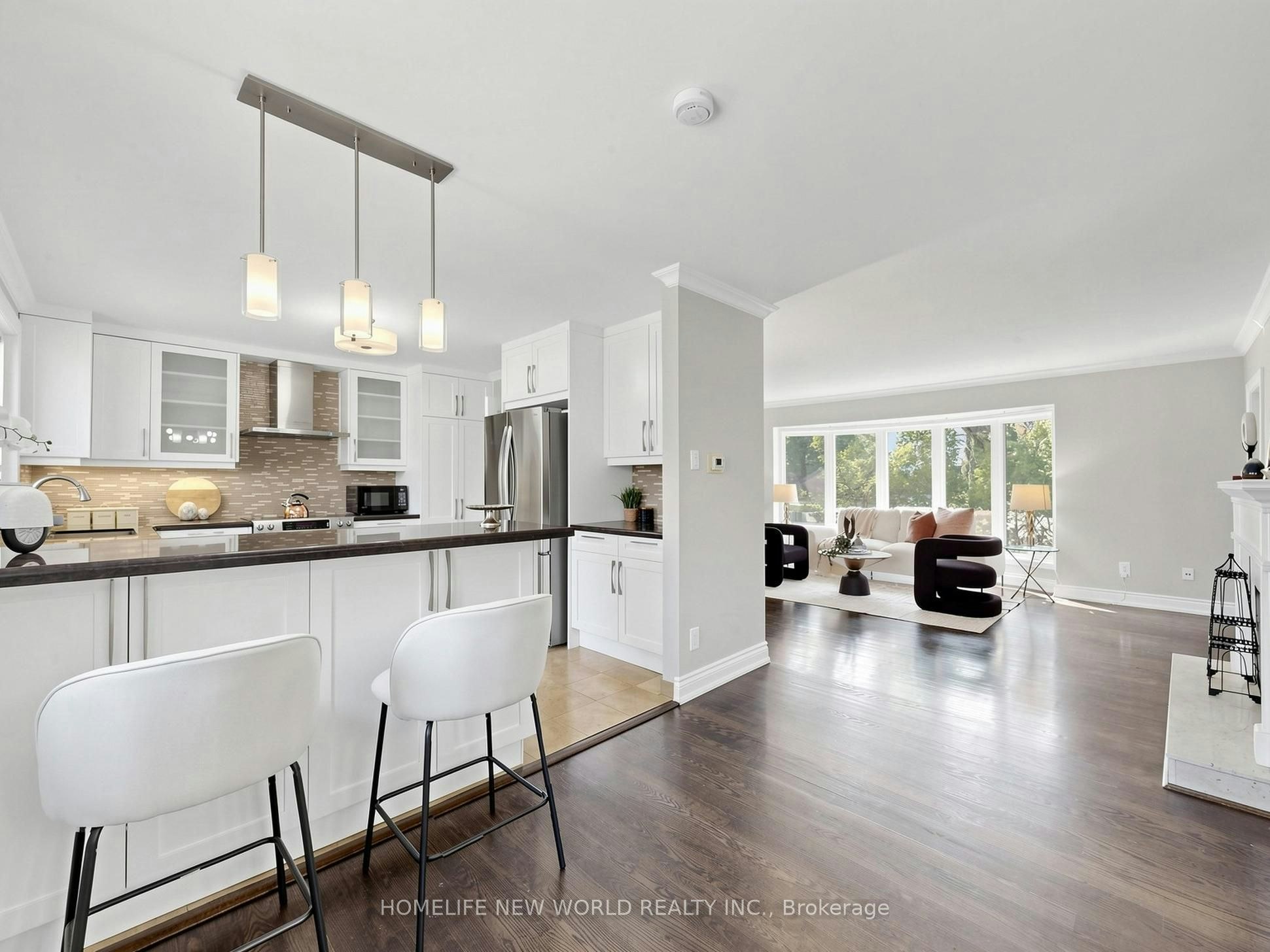 5 Alderdale Court, Toronto, ON, M3B 2H8
