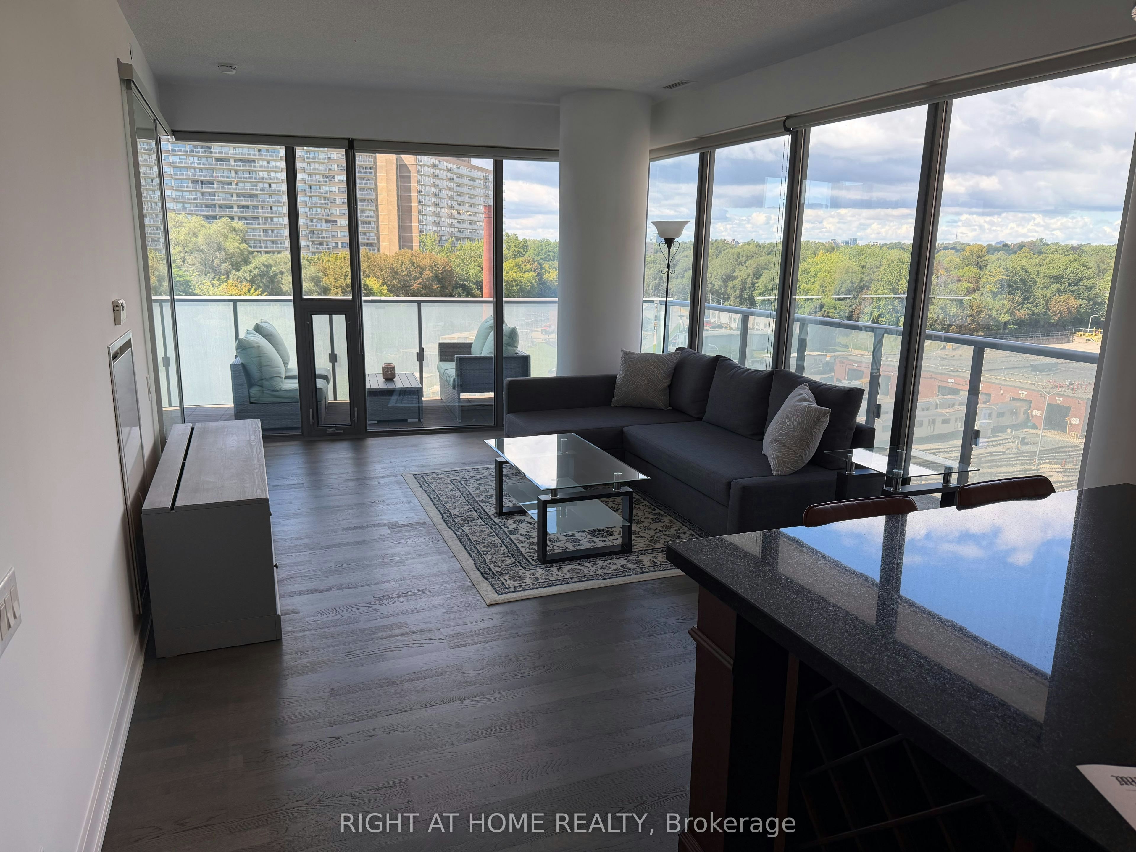 704-1815 Yonge Street, Toronto, ON, M4T 2A4 - 2