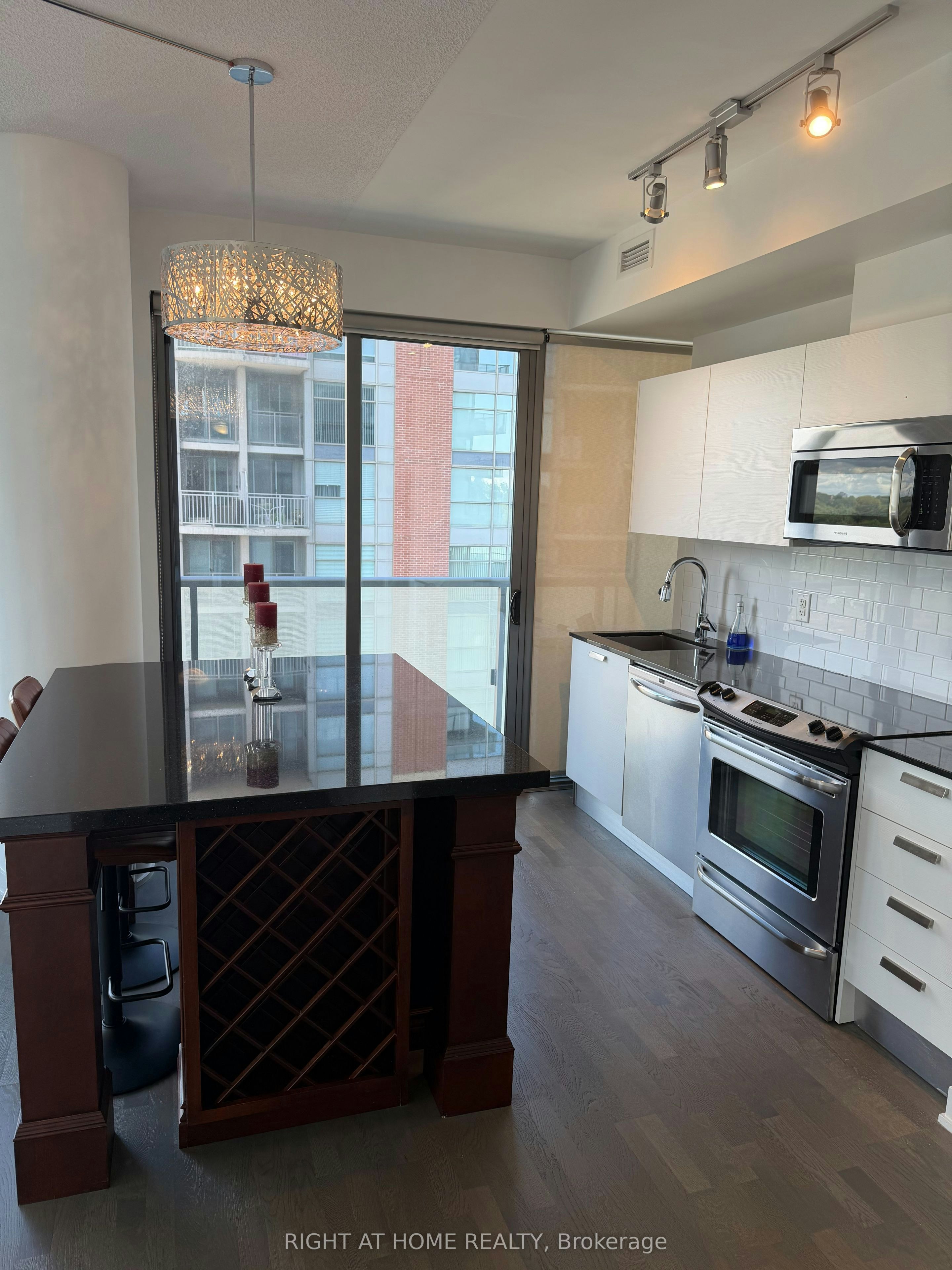 704-1815 Yonge Street, Toronto, ON, M4T 2A4 - 9