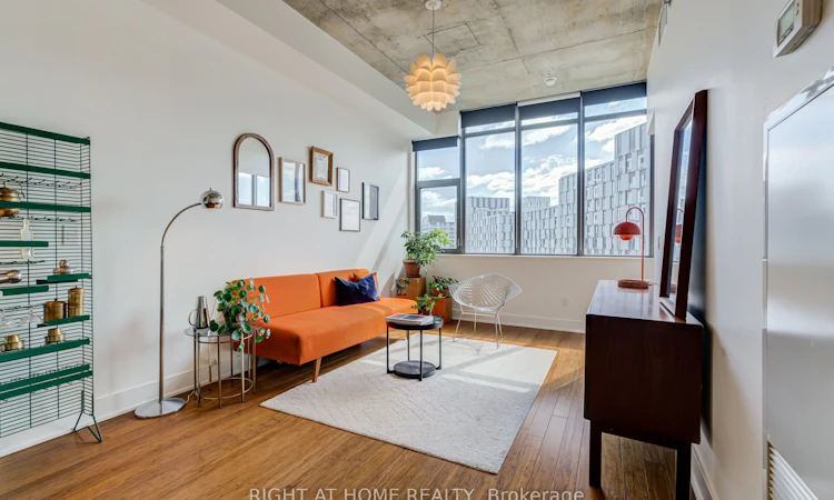 805-90 Trinity Street