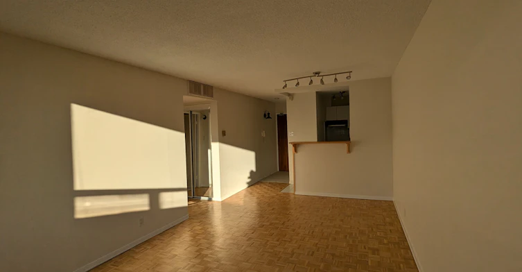 2004-914 Yonge Street, Toronto, ON, M4W 3C8 - 4