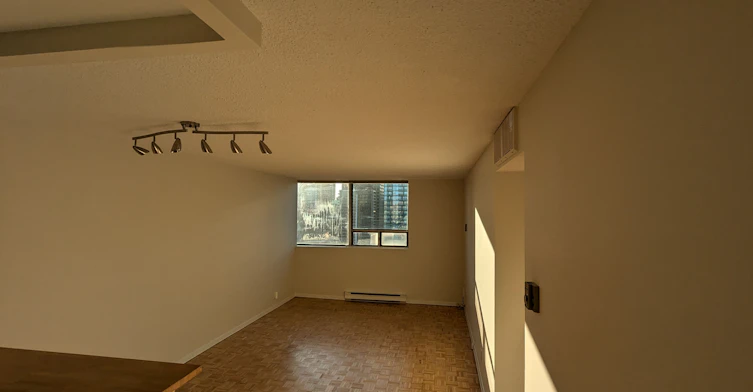 2004-914 Yonge Street, Toronto, ON, M4W 3C8 - 3