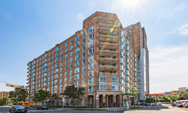 807-11 Thorncliffe Park Drive