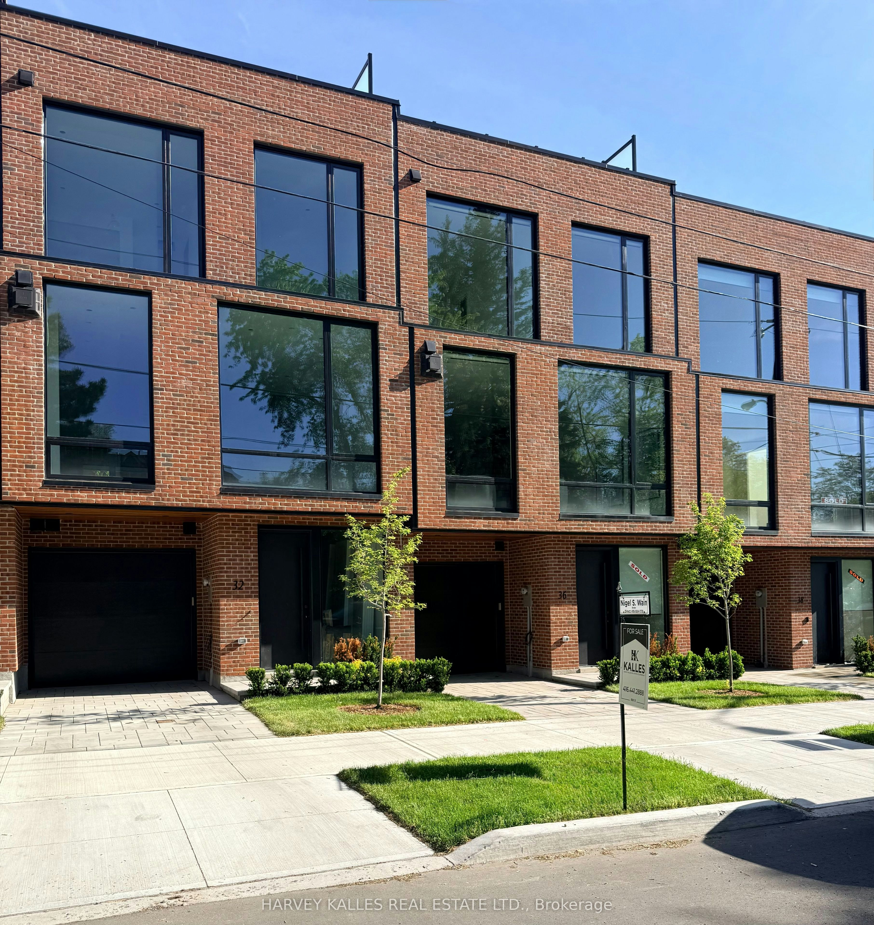 32 Evergreen Gardens, Toronto, ON, M4G 1C5