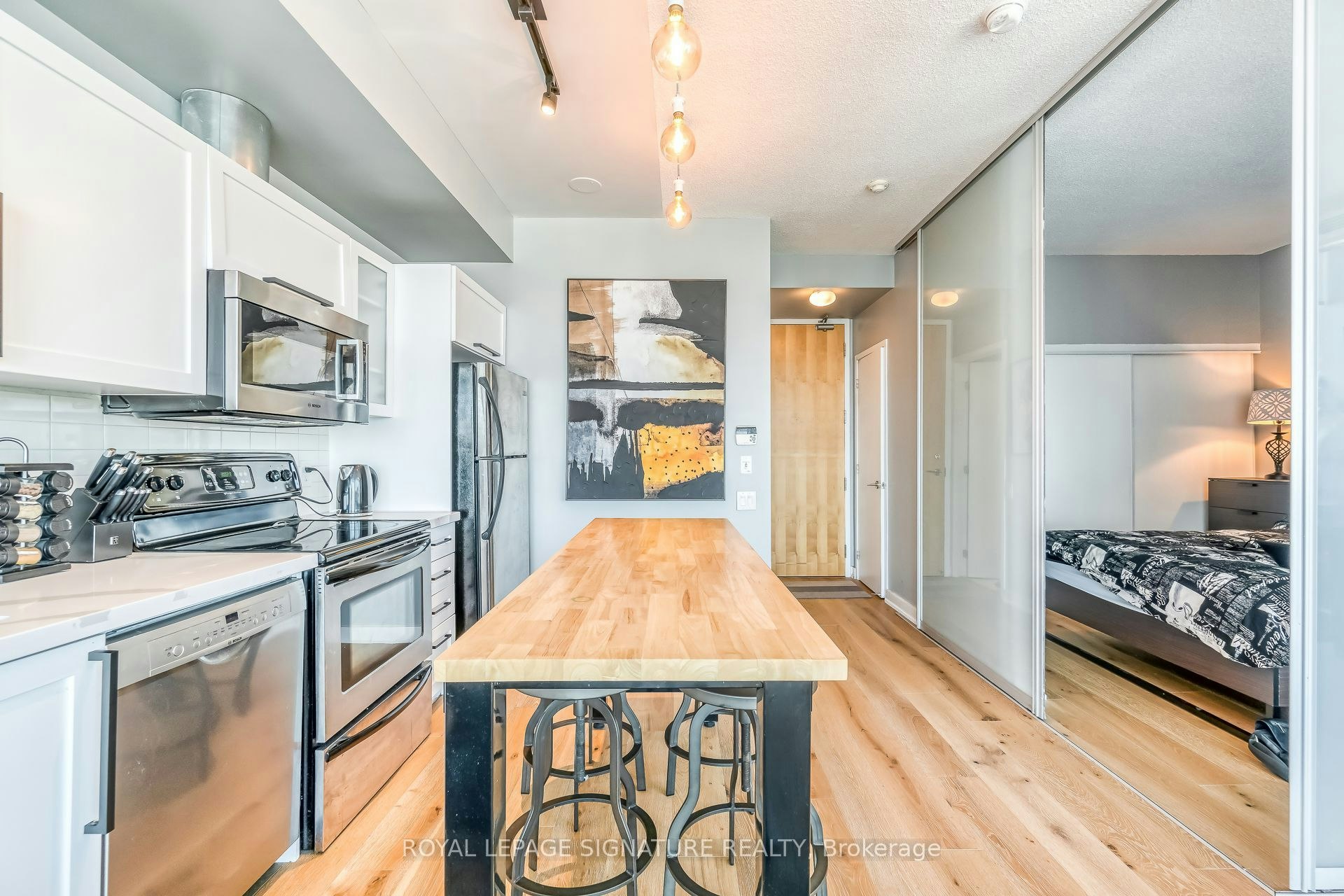 2308-33 Mill Street, Toronto, ON, M5A 3R3 - 7