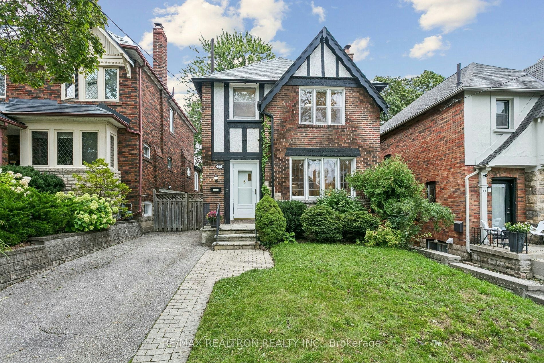 57 Castle Knock Road, Toronto, ON, M5N 2J6