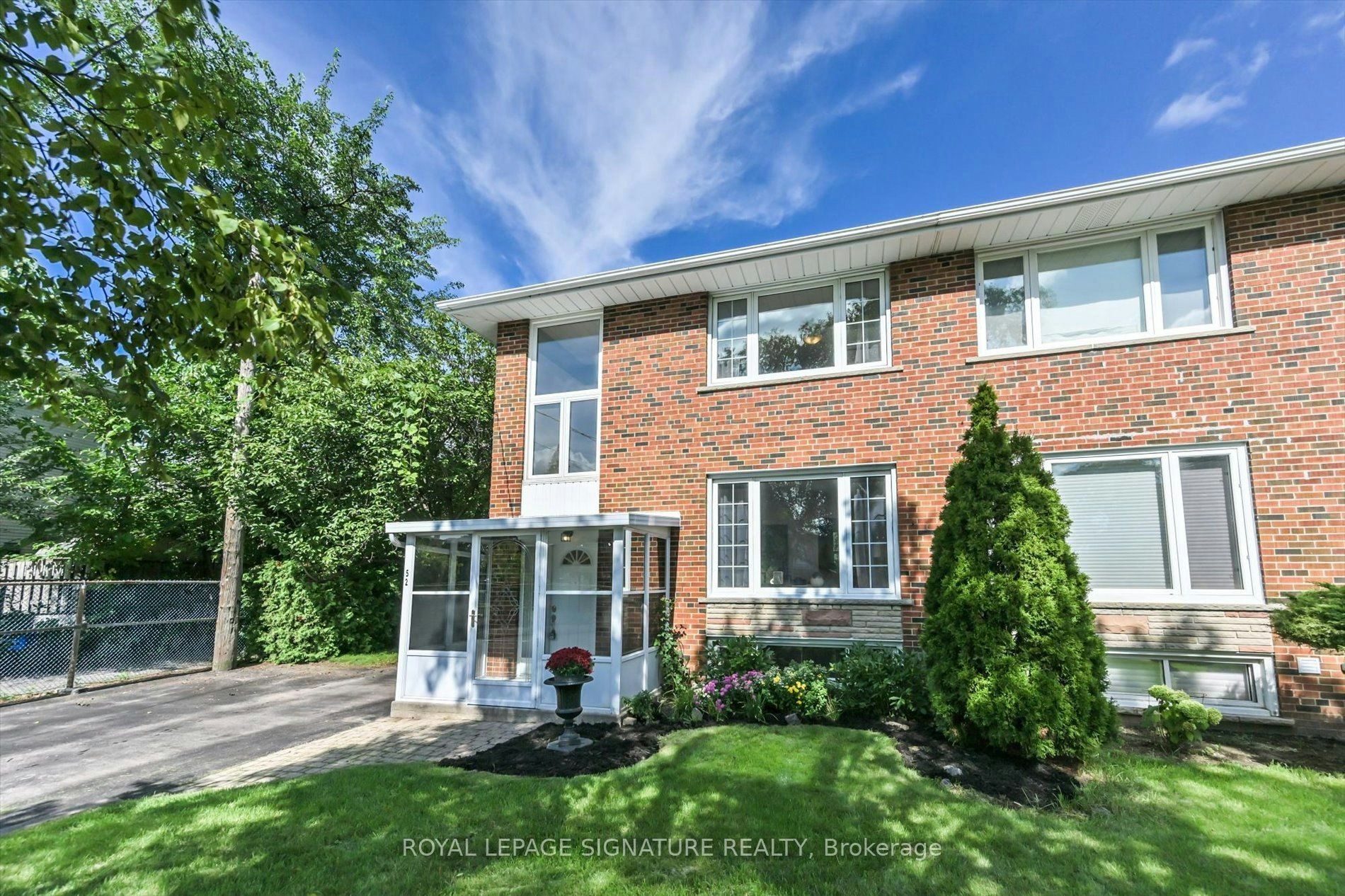 52 Dalside Crescent, Toronto, ON, M4A 2H6