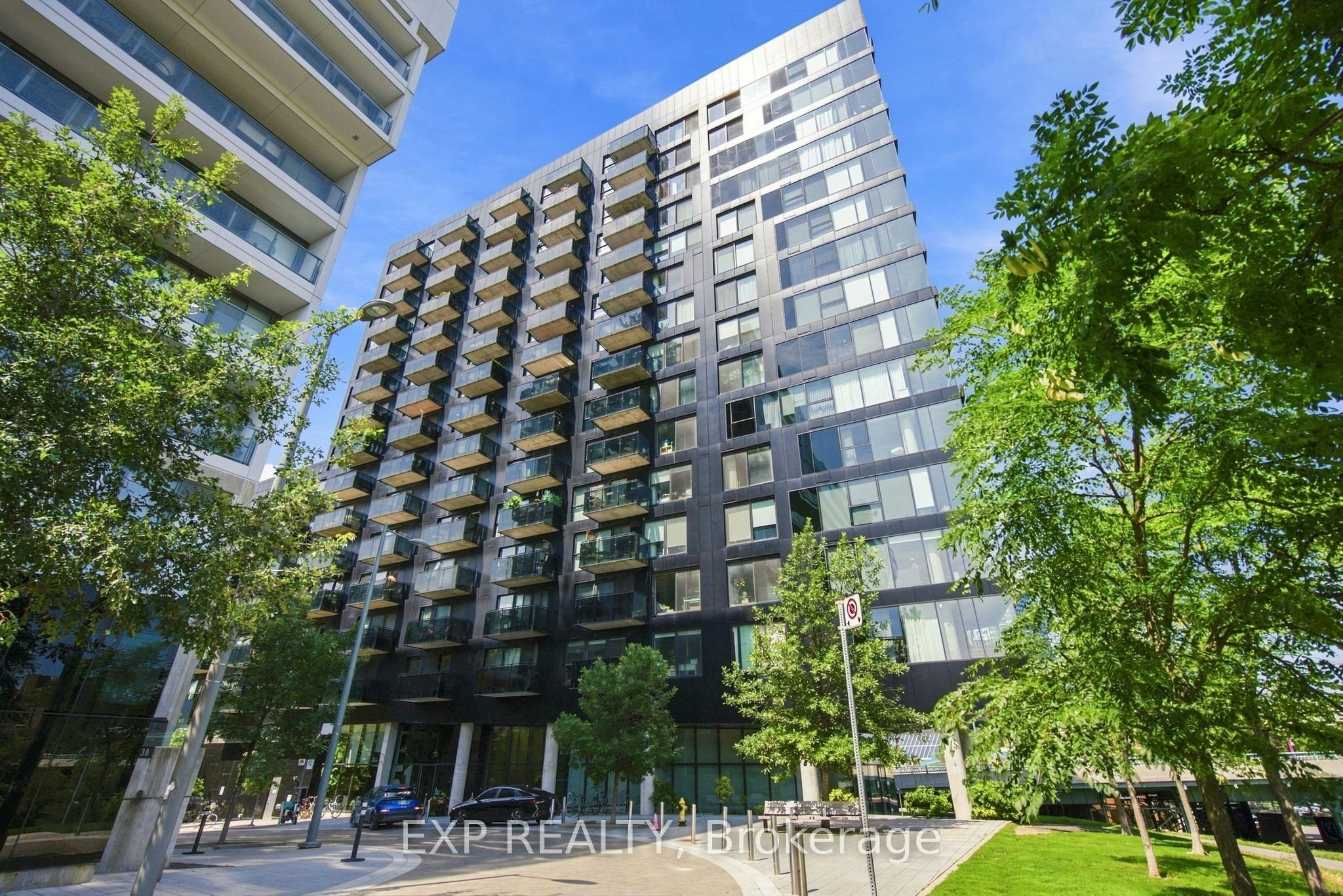 604-51 Trolley Crescent, Toronto, ON, M5A 0E9