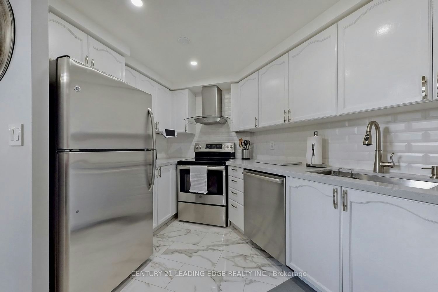1111-28 Pemberton Avenue, Toronto, ON, M2M 4L9 - 6