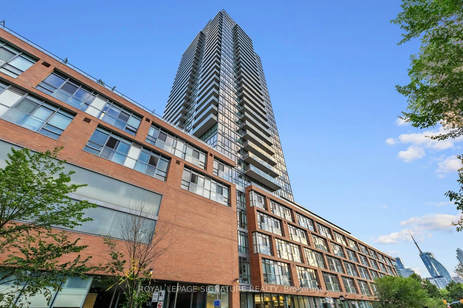 210-33 Mill Street, Toronto, ON, M5A 3R3