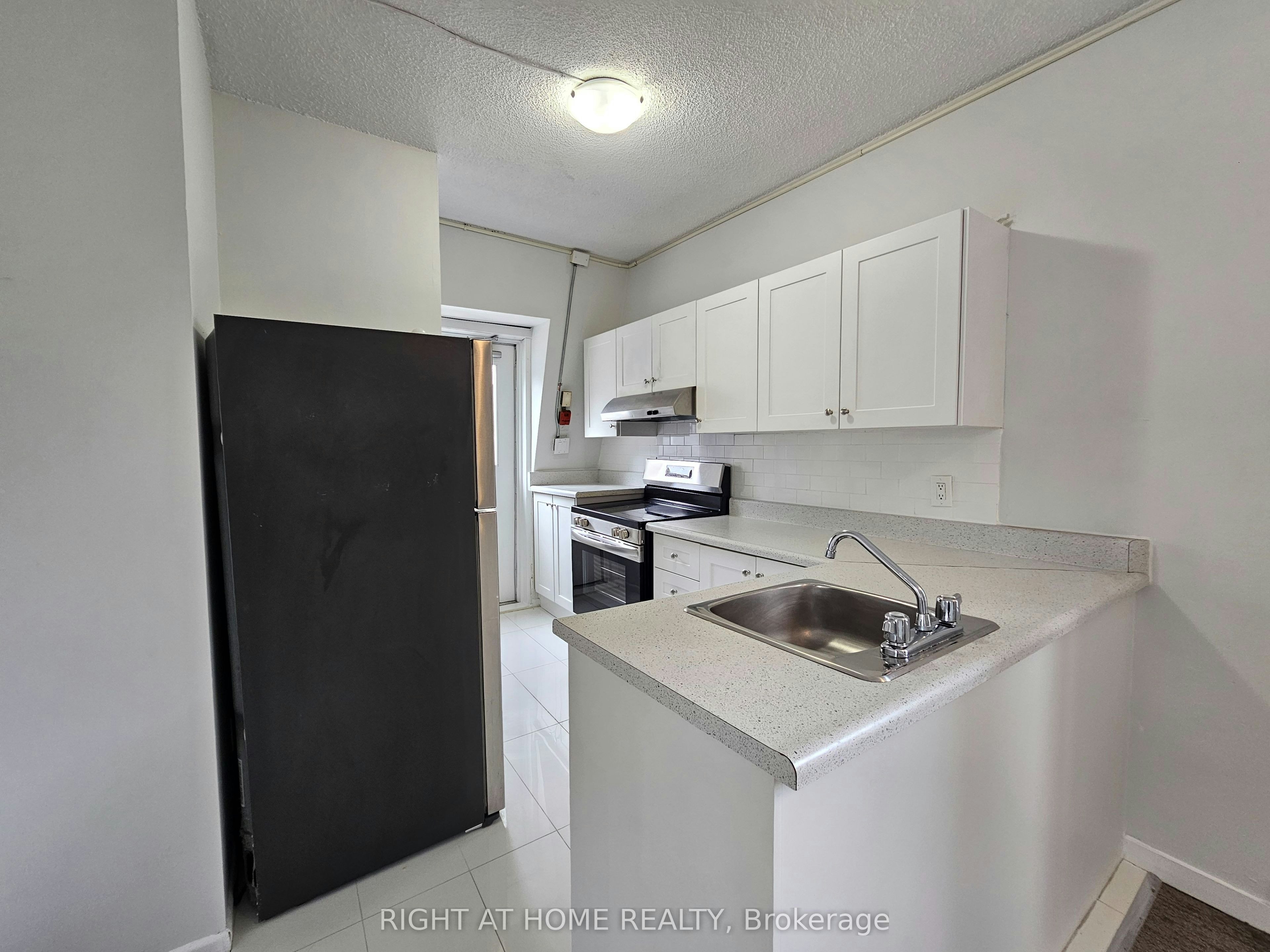 302-505 Church Street, Toronto, ON, M4Y 1H2