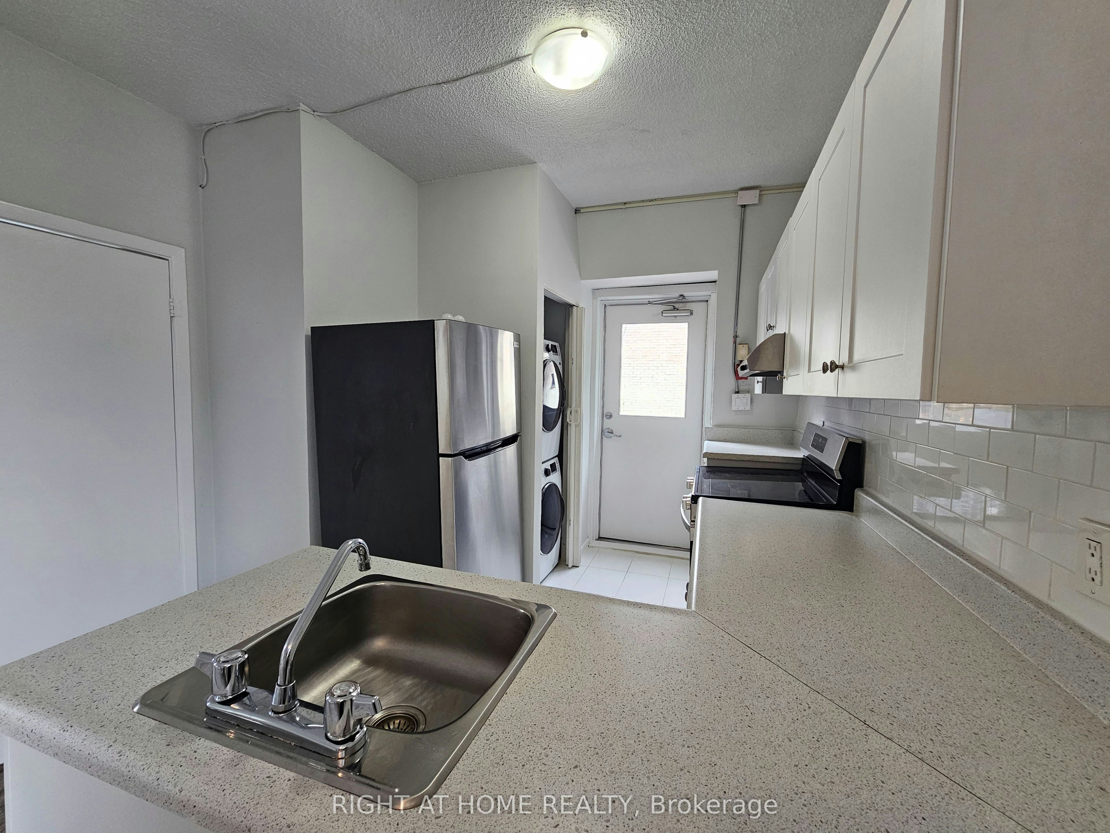 302-505 Church Street, Toronto, ON, M4Y 1H2 - 2