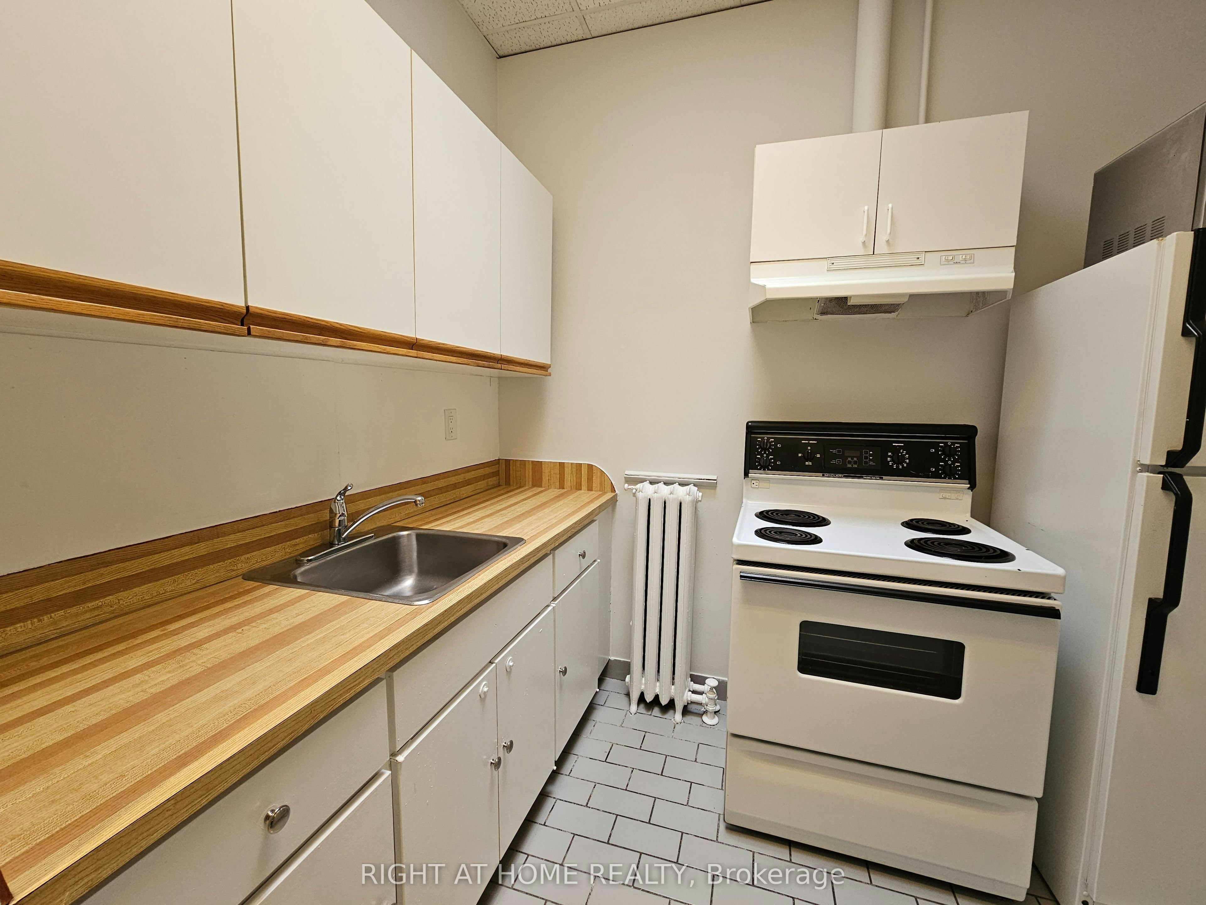 6-516 Yonge Street, Toronto, ON, M4Y 1X9