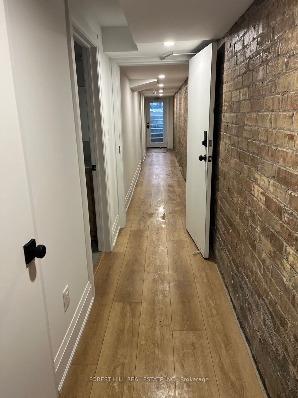 Lower-77 Brunswick Avenue, Toronto, ON, M5S 2L8 - 4