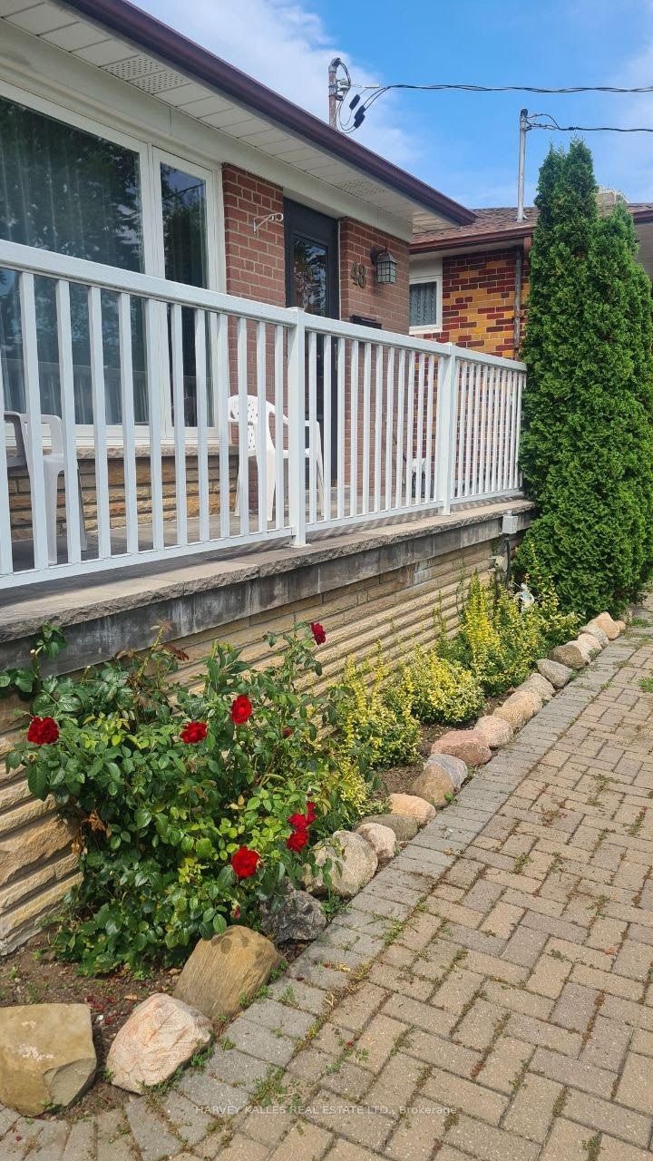 48 Green Bush Road, Toronto, ON, M2M 1P3 - 2