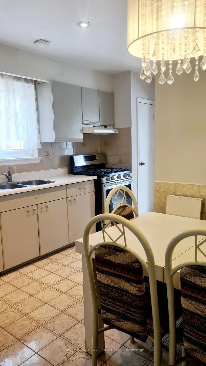 48 Green Bush Road, Toronto, ON, M2M 1P3 - 7