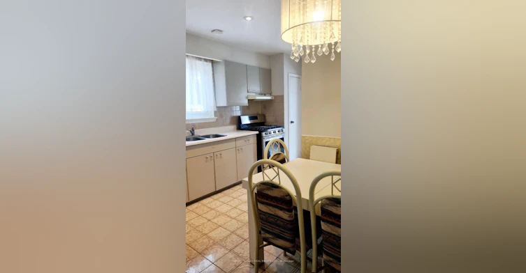 48 Green Bush Road, Toronto, ON, M2M 1P3 - 7