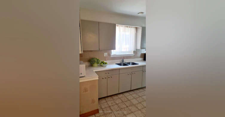 48 Green Bush Road, Toronto, ON, M2M 1P3 - 8