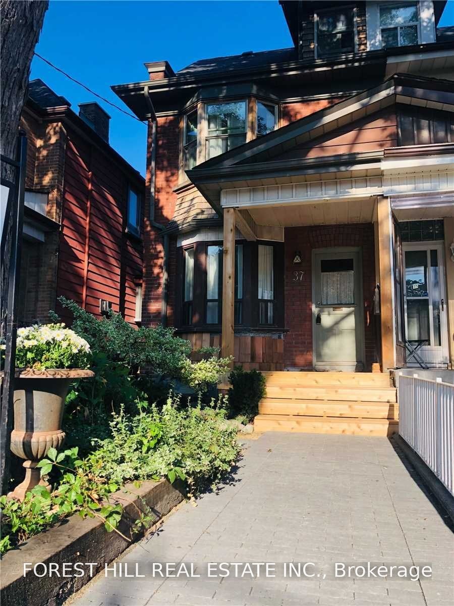 37 Hendrick Avenue, Toronto, ON, M6G 3S4
