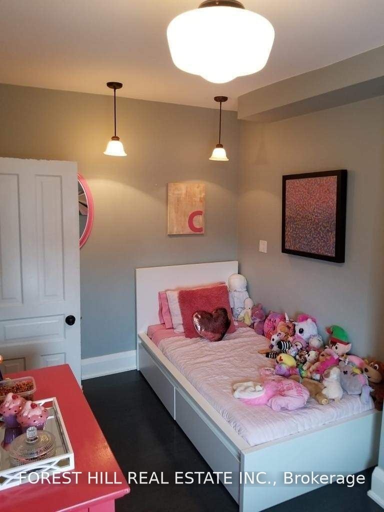 37 Hendrick Avenue, Toronto, ON, M6G 3S4 - 14