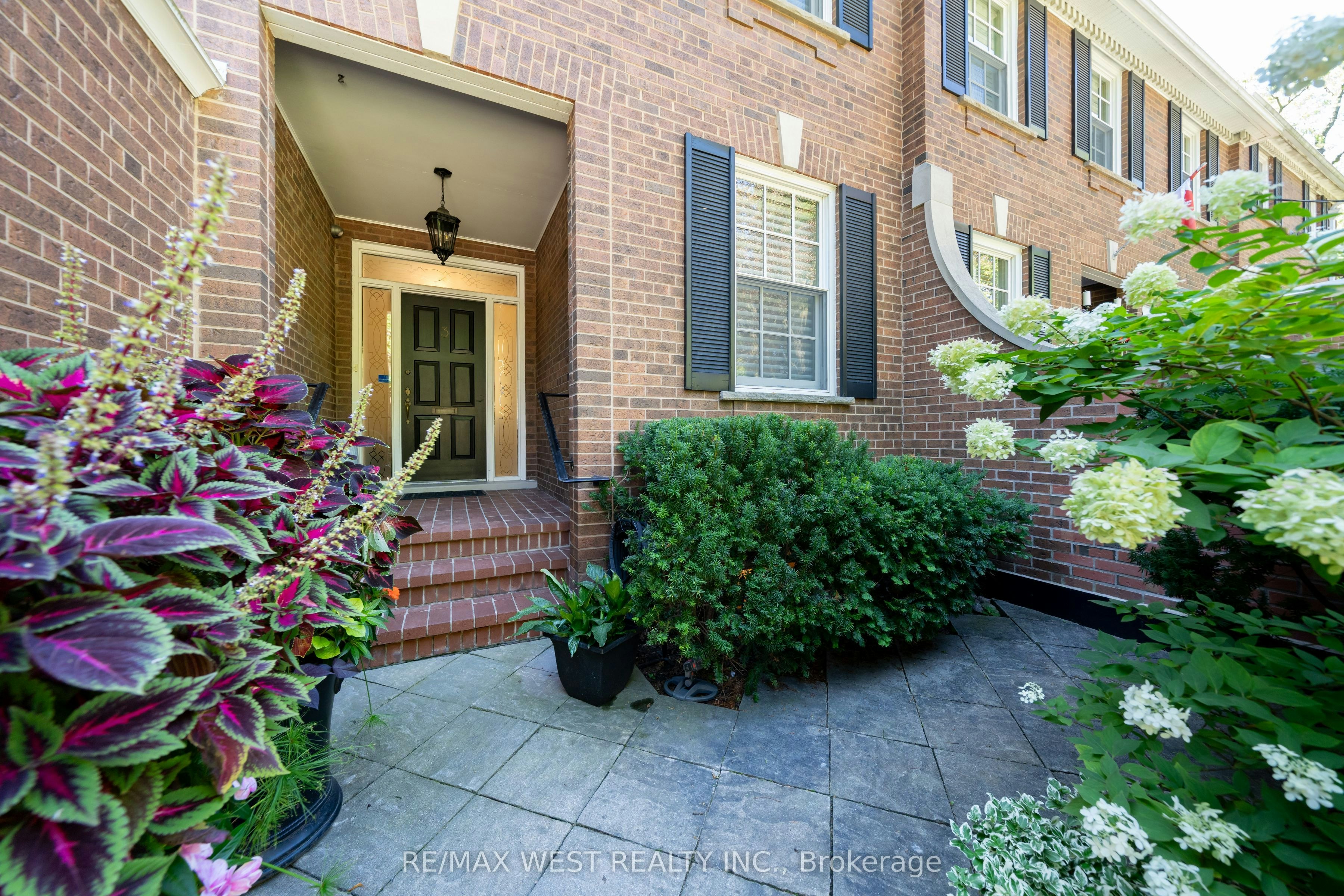 3 Castle Frank Road, Toronto, ON, M4W 2Z3
