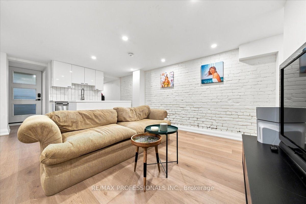 Lower-134 Argyle Street, Toronto, ON, M6J 1N9 - 11