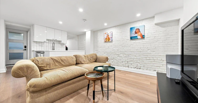 Lower-134 Argyle Street, Toronto, ON, M6J 1N9 - 11