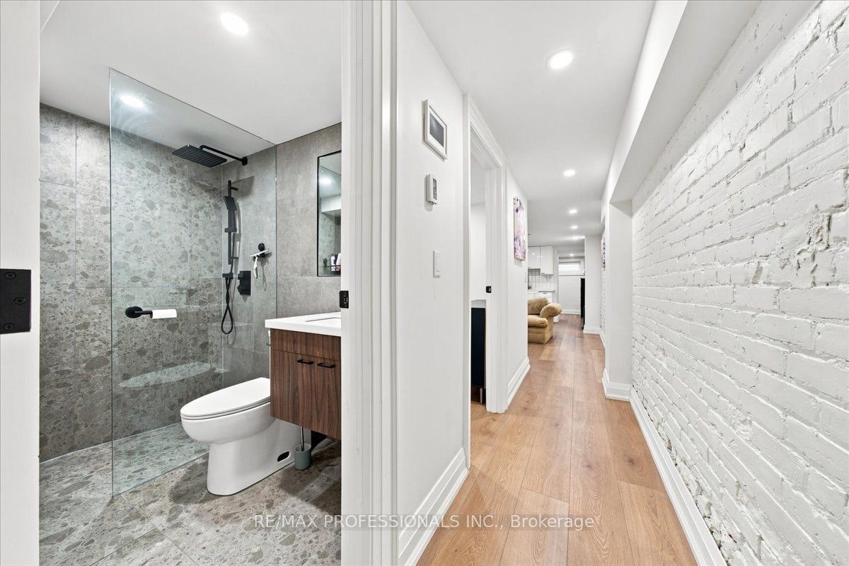 Lower-134 Argyle Street, Toronto, ON, M6J 1N9 - 13