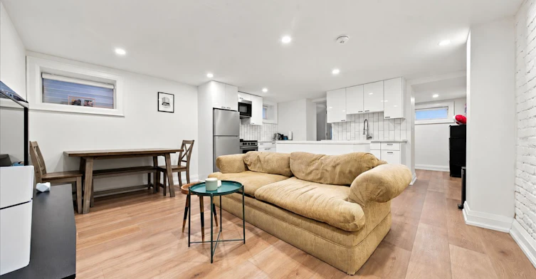 Lower-134 Argyle Street, Toronto, ON, M6J 1N9 - 12