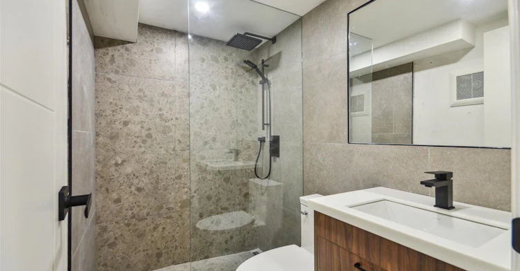 Lower-134 Argyle Street, Toronto, ON, M6J 1N9 - 14