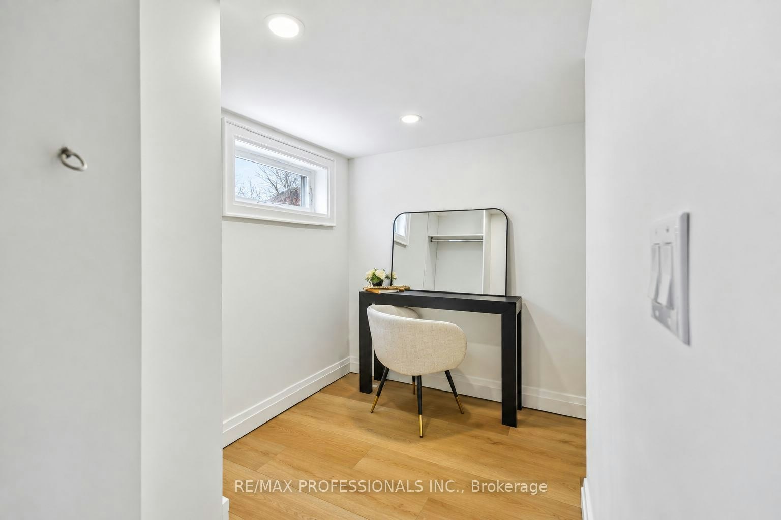 Lower-134 Argyle Street, Toronto, ON, M6J 1N9 - 6