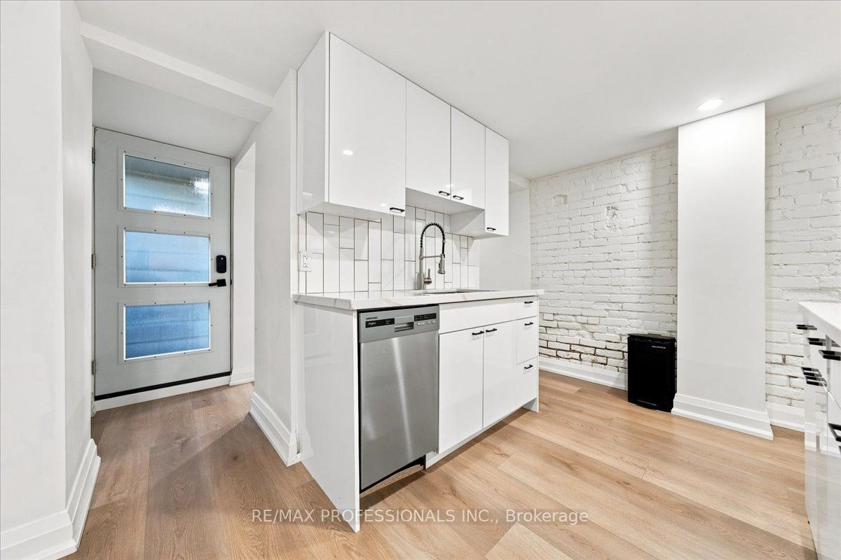 Lower-134 Argyle Street, Toronto, ON, M6J 1N9 - 9