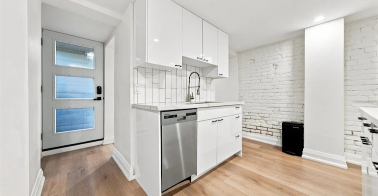 Lower-134 Argyle Street, Toronto, ON, M6J 1N9 - 9