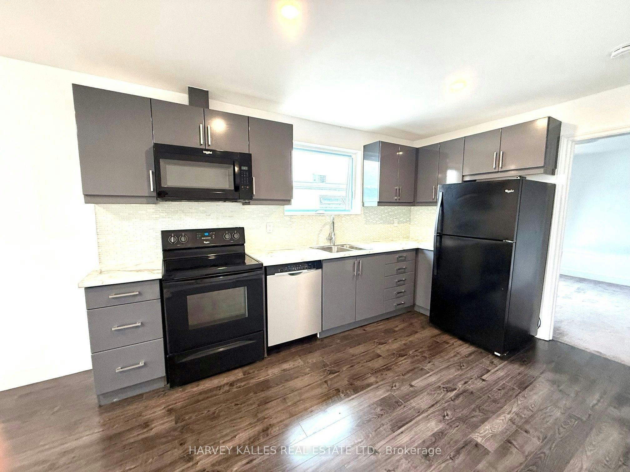 Unit B-427 Vaughan Road, Toronto, ON, M6C 2P1 - 2