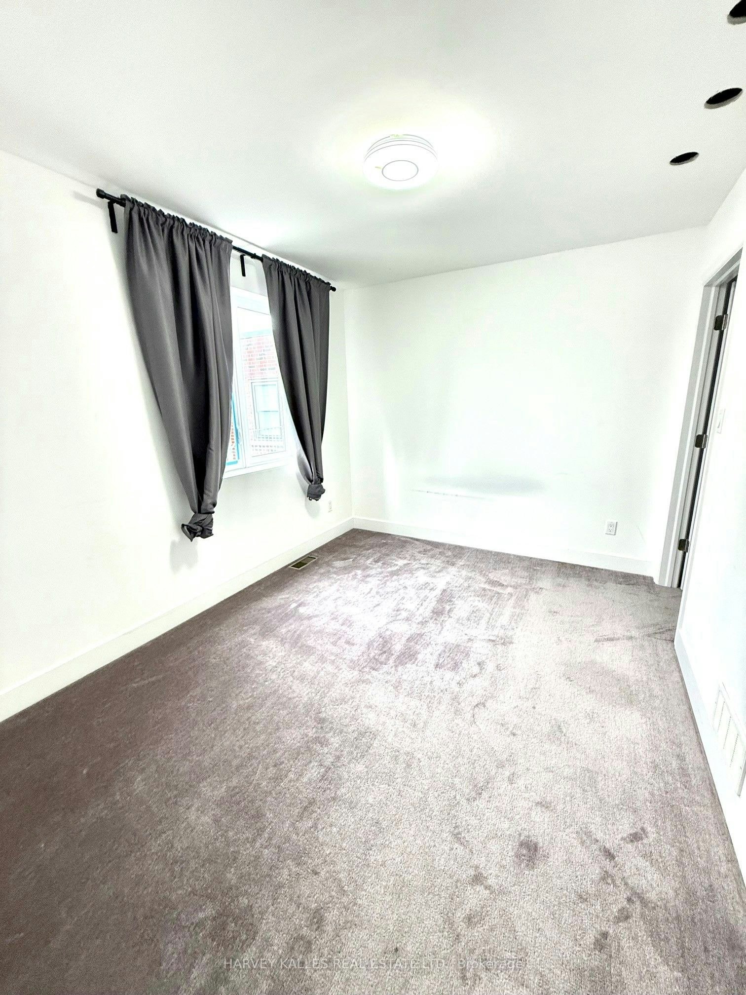 Unit B-427 Vaughan Road, Toronto, ON, M6C 2P1 - 4