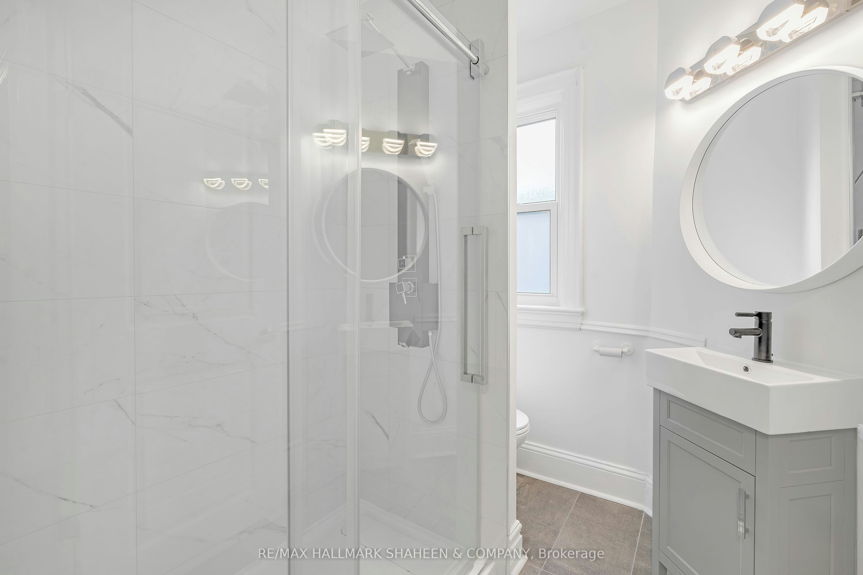 2nd&3rd-198 Roxton Road, Toronto, ON, M6J 2Y5 - 12