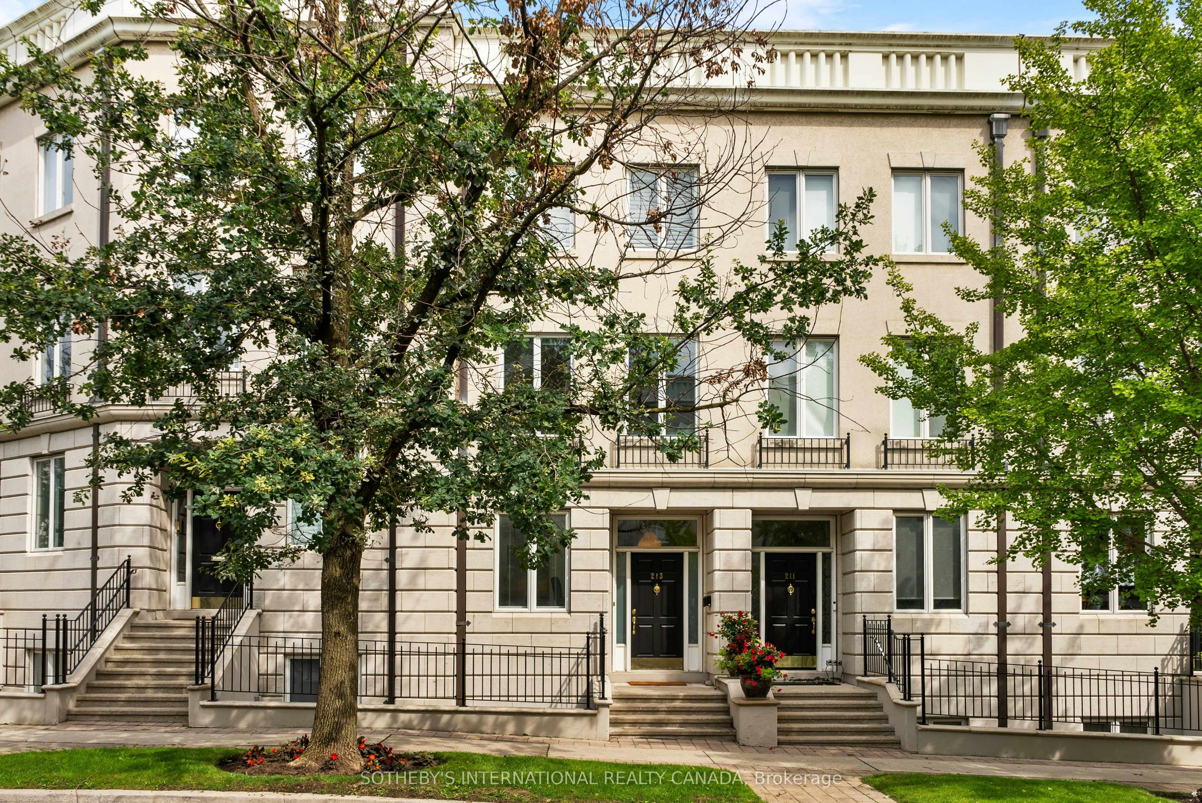 213 Walmer Road, Toronto, ON, M5R 3P7